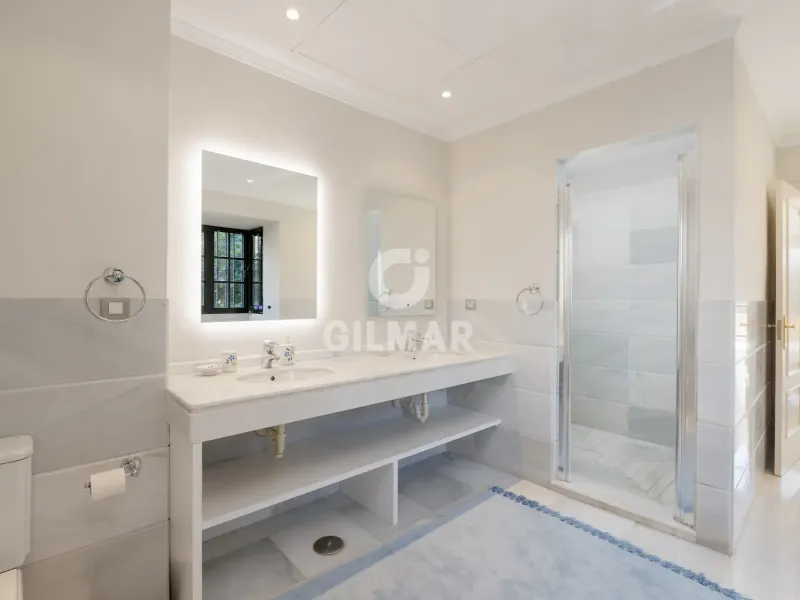 Chalet Independiente en Estepona Este - Málaga