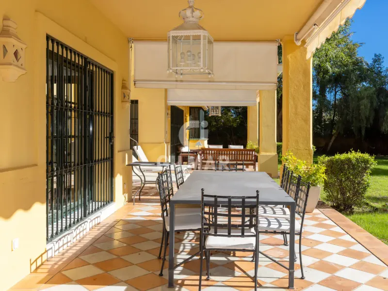 Chalet Independiente en Estepona Este - Málaga