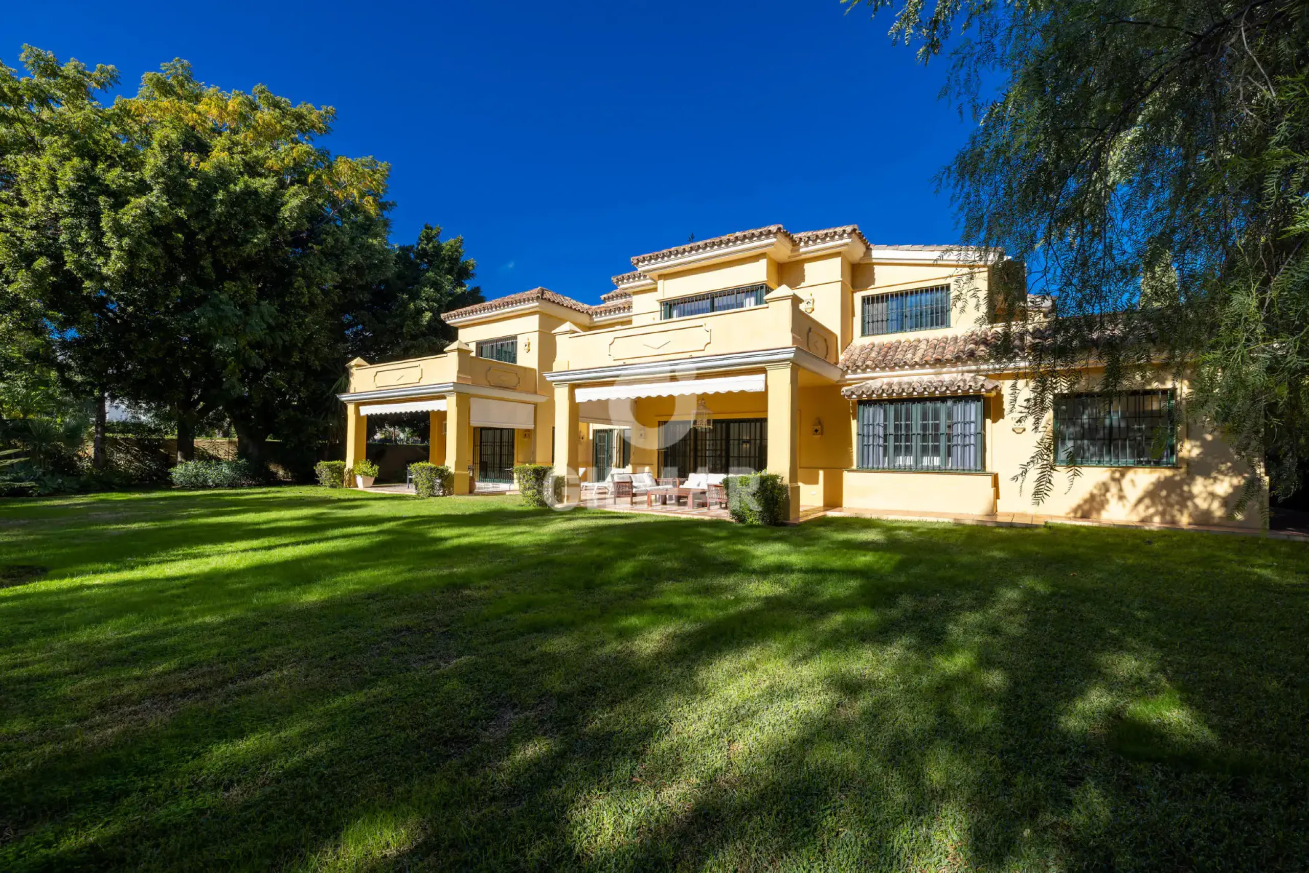 Chalet Independiente en Estepona Este - Málaga