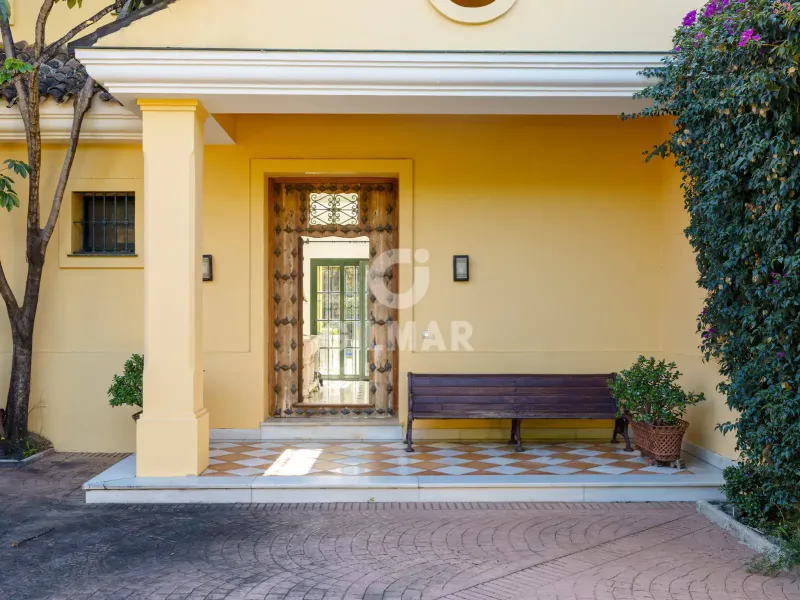 Chalet Independiente en Estepona Este - Málaga