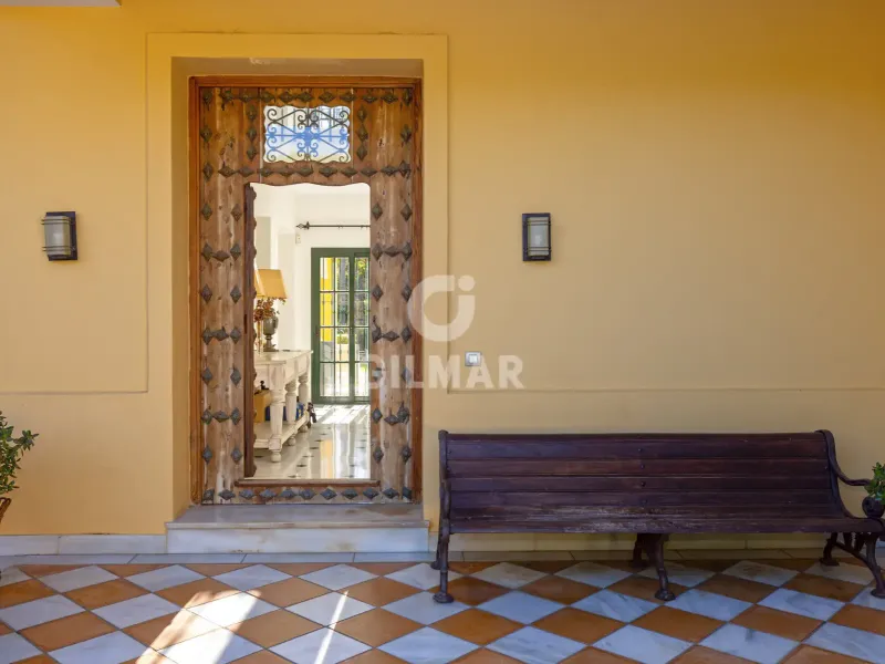 Chalet Independiente en Estepona Este - Málaga