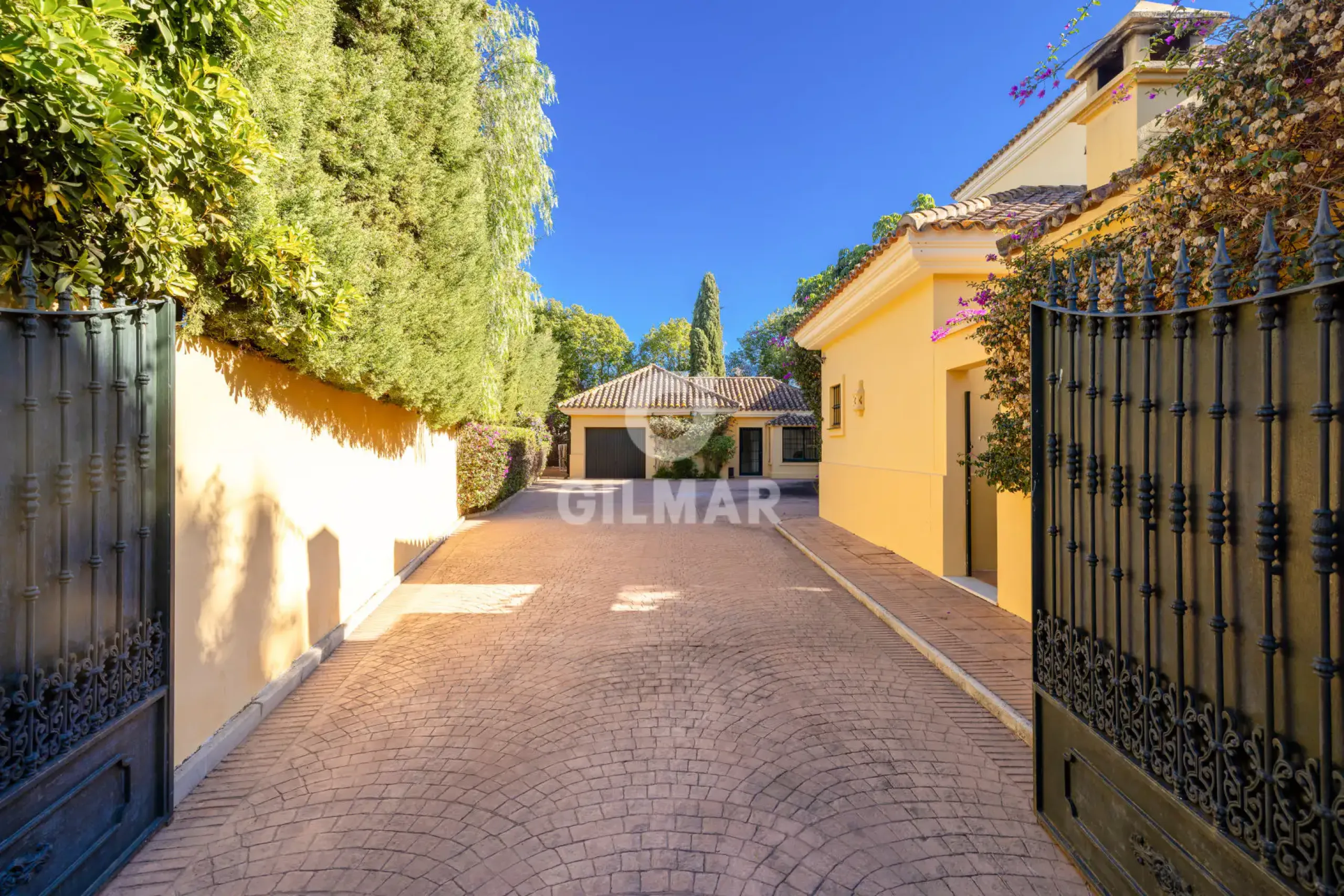 Chalet Independiente en Estepona Este - Málaga