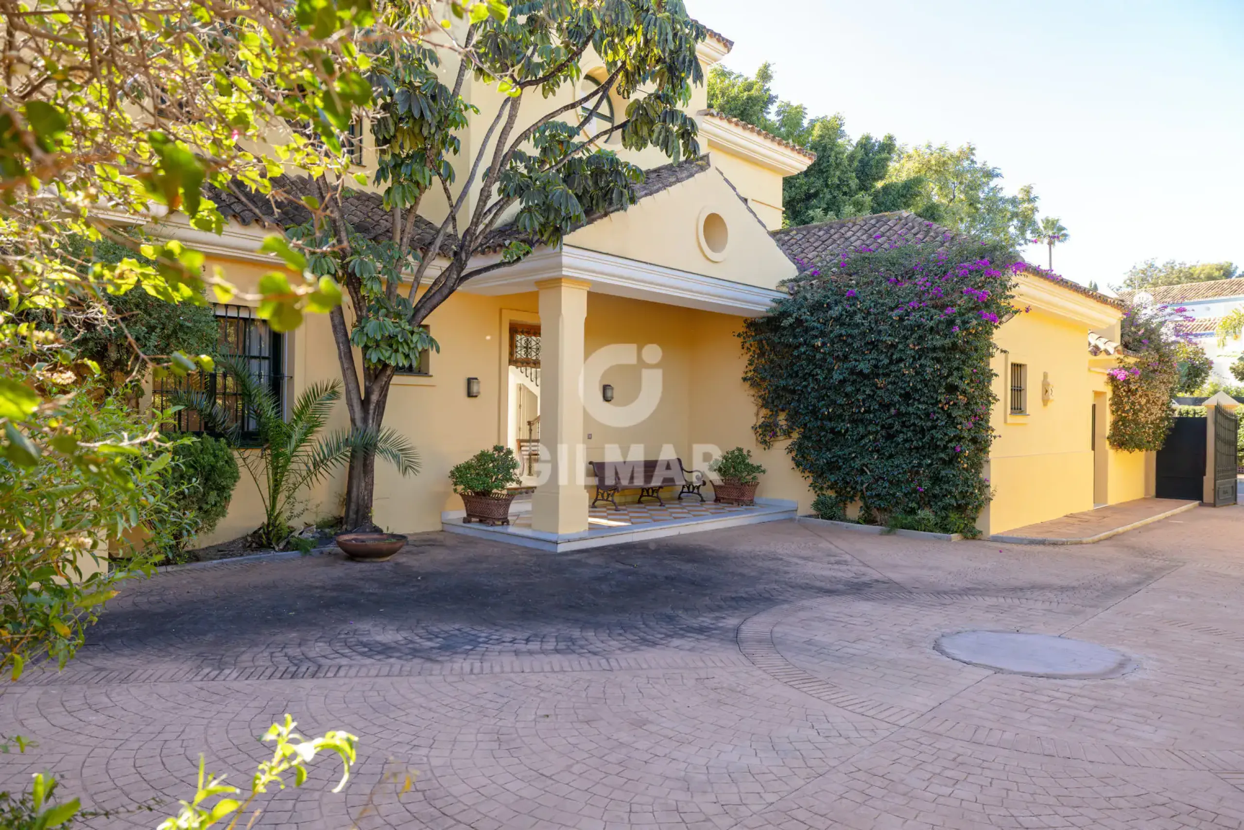 Chalet Independiente en Estepona Este - Málaga