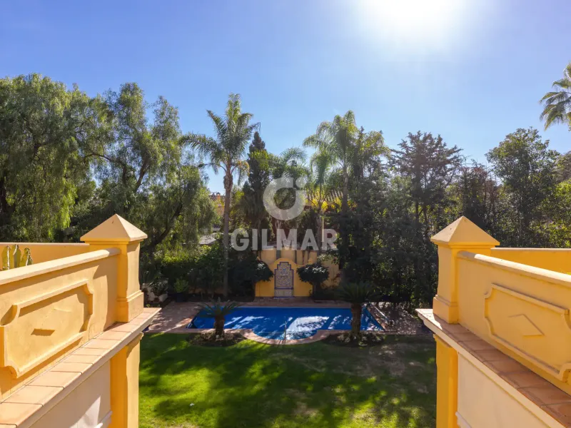 Chalet Independiente en Estepona Este - Málaga