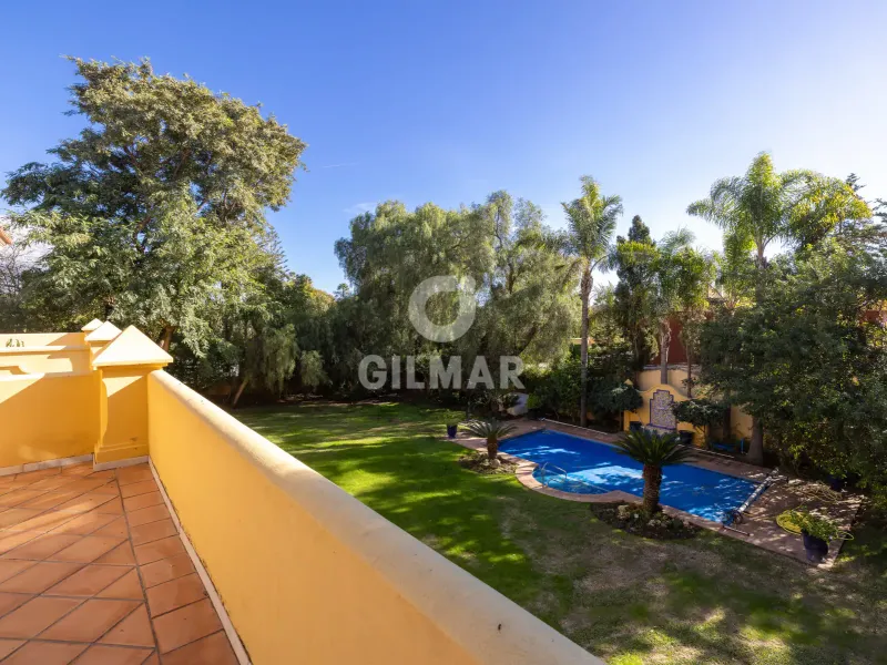 Chalet Independiente en Estepona Este - Málaga