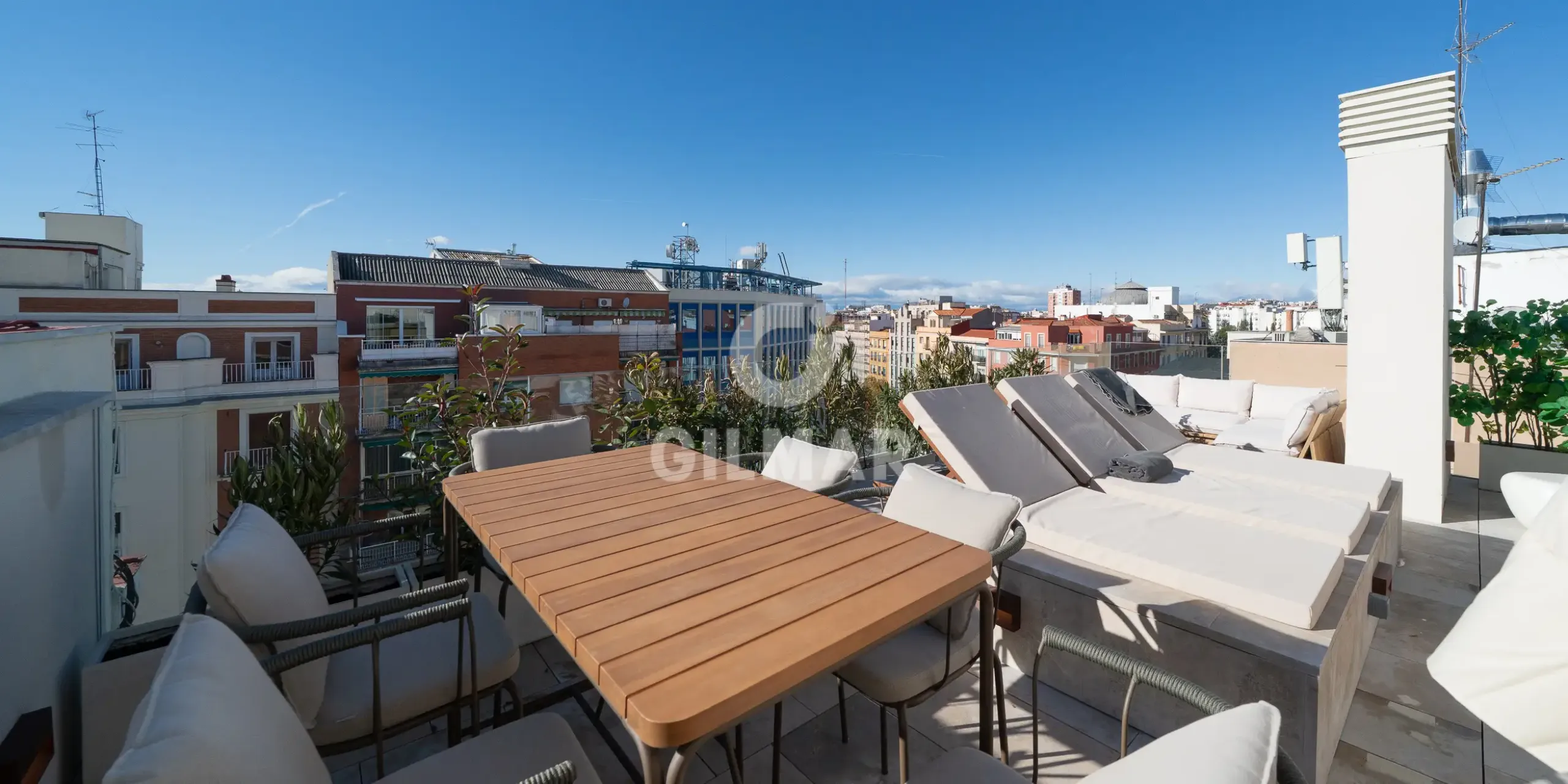 Duplex penthouse in Trafalgar - Madrid