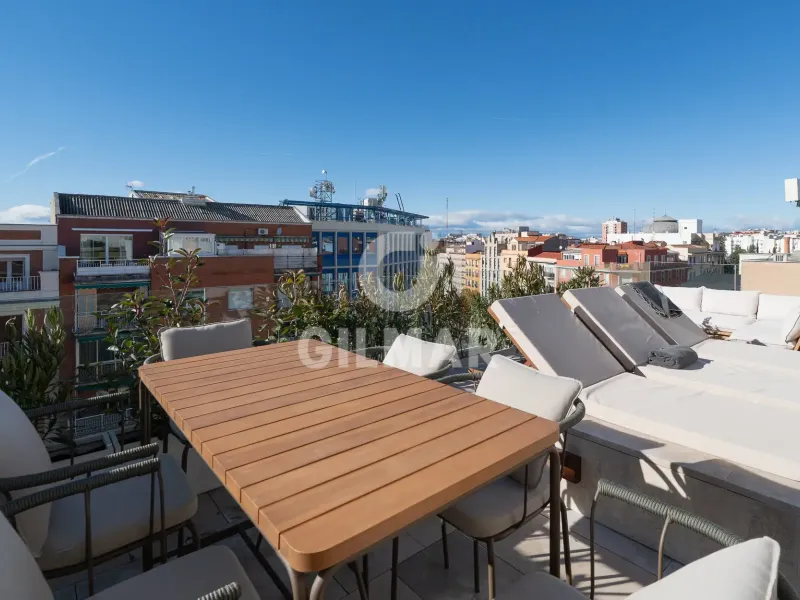 Duplex penthouse in Trafalgar - Madrid