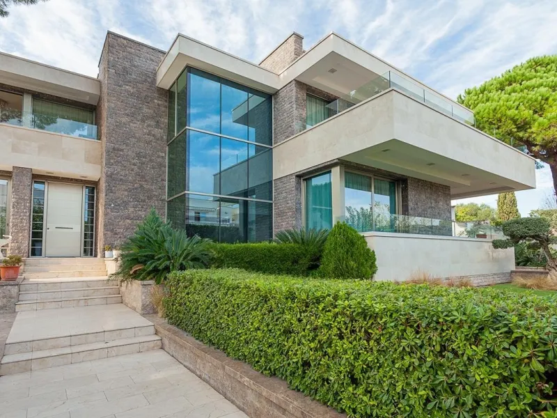 Modern Villa with Heated Pool in the Heart of Platja d’Aro, Costa Brava
