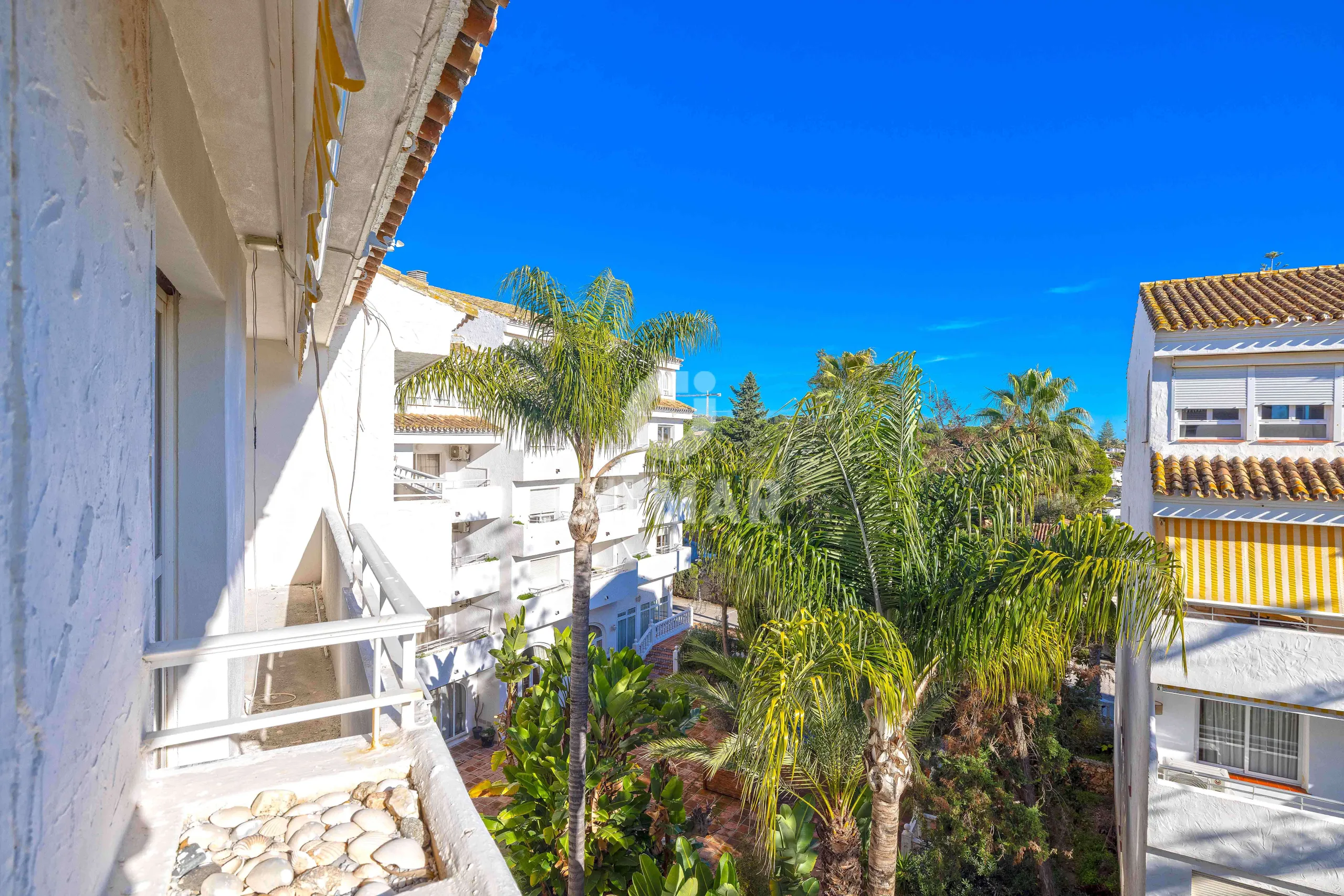 Duplex penthouse in Marbella Este - Málaga
