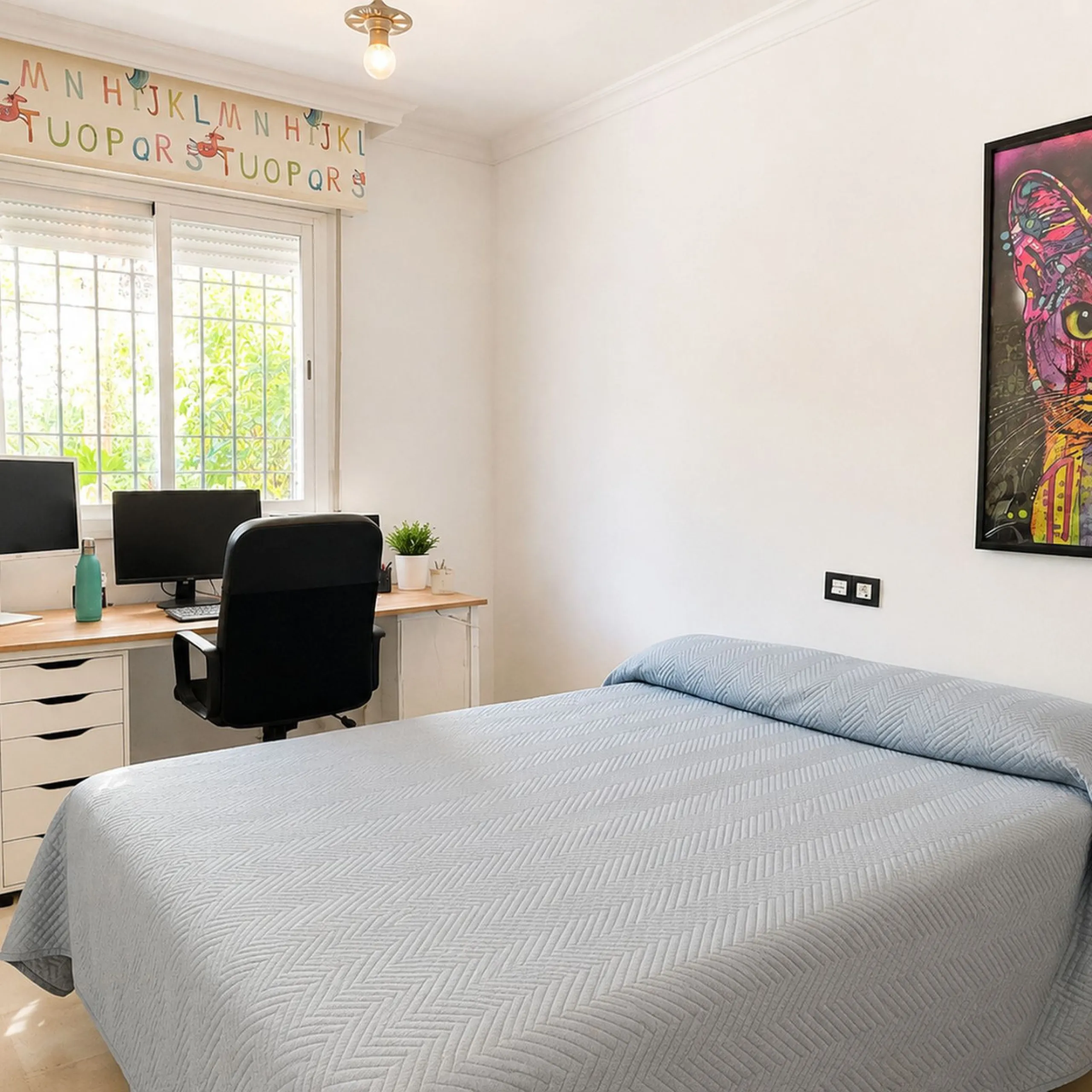 Magnificent ground-floor property for sale in the exclusive Señorio de Gonzaga urbanization. The home offers a total surface area of 100 m², of which 35 m² correspond to a spacious and bright terrace, perfect for enjoying outdoor living thanks to its exce