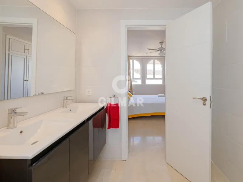 Duplex penthouse in Marbella Este - Málaga