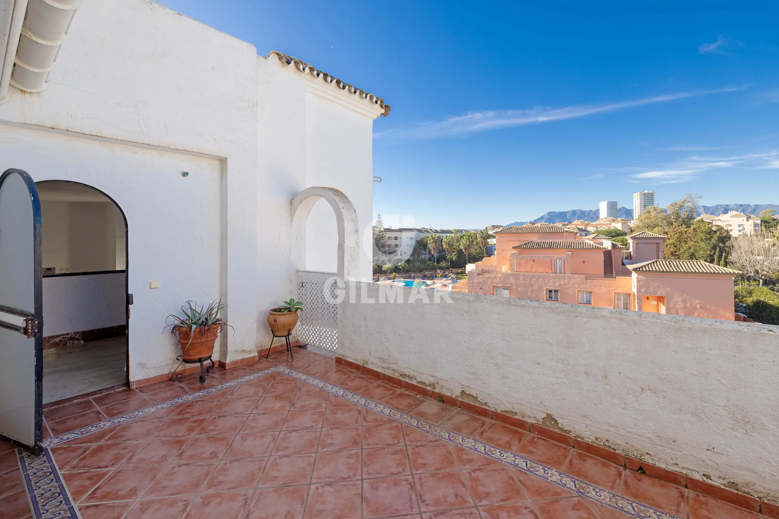 Duplex penthouse in Marbella Este - Málaga