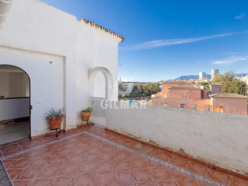 Duplex penthouse in Marbella Este - Málaga