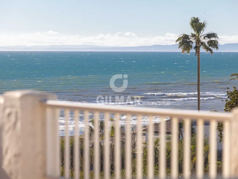 Duplex penthouse in Marbella Este - Málaga