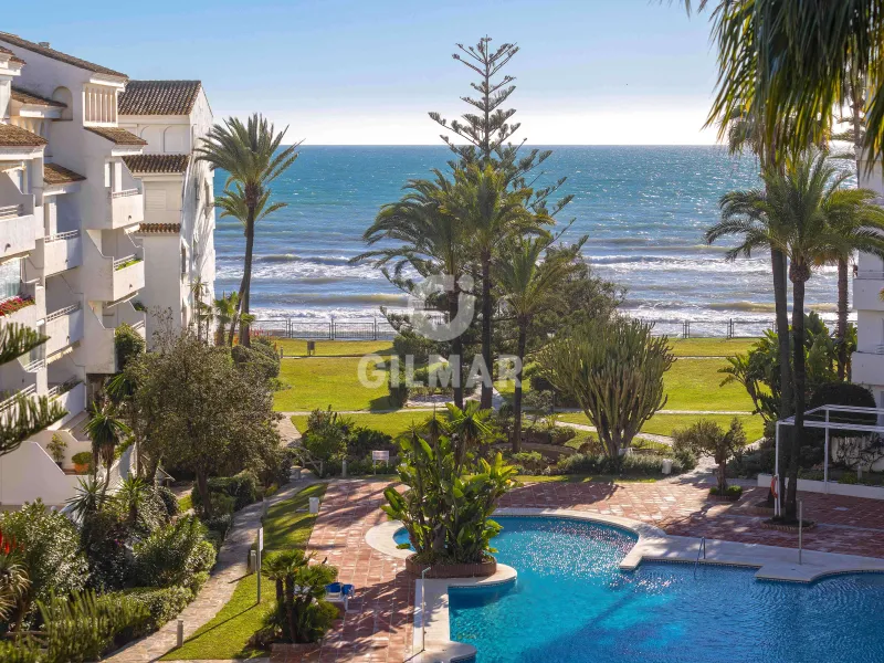 Duplex penthouse in Marbella Este - Málaga