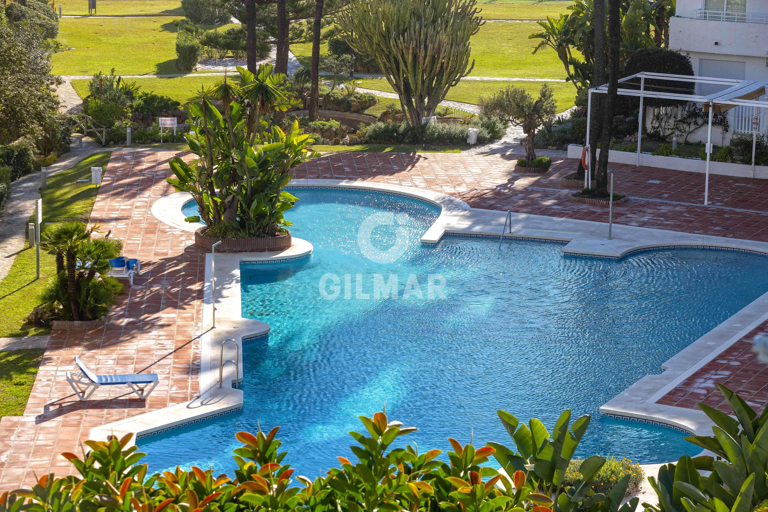 Duplex penthouse in Marbella Este - Málaga