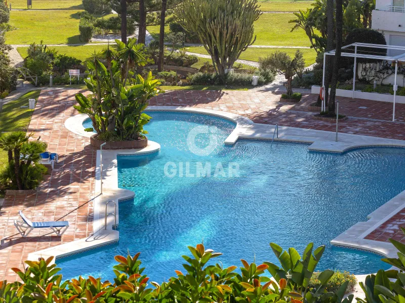 Duplex penthouse in Marbella Este - Málaga