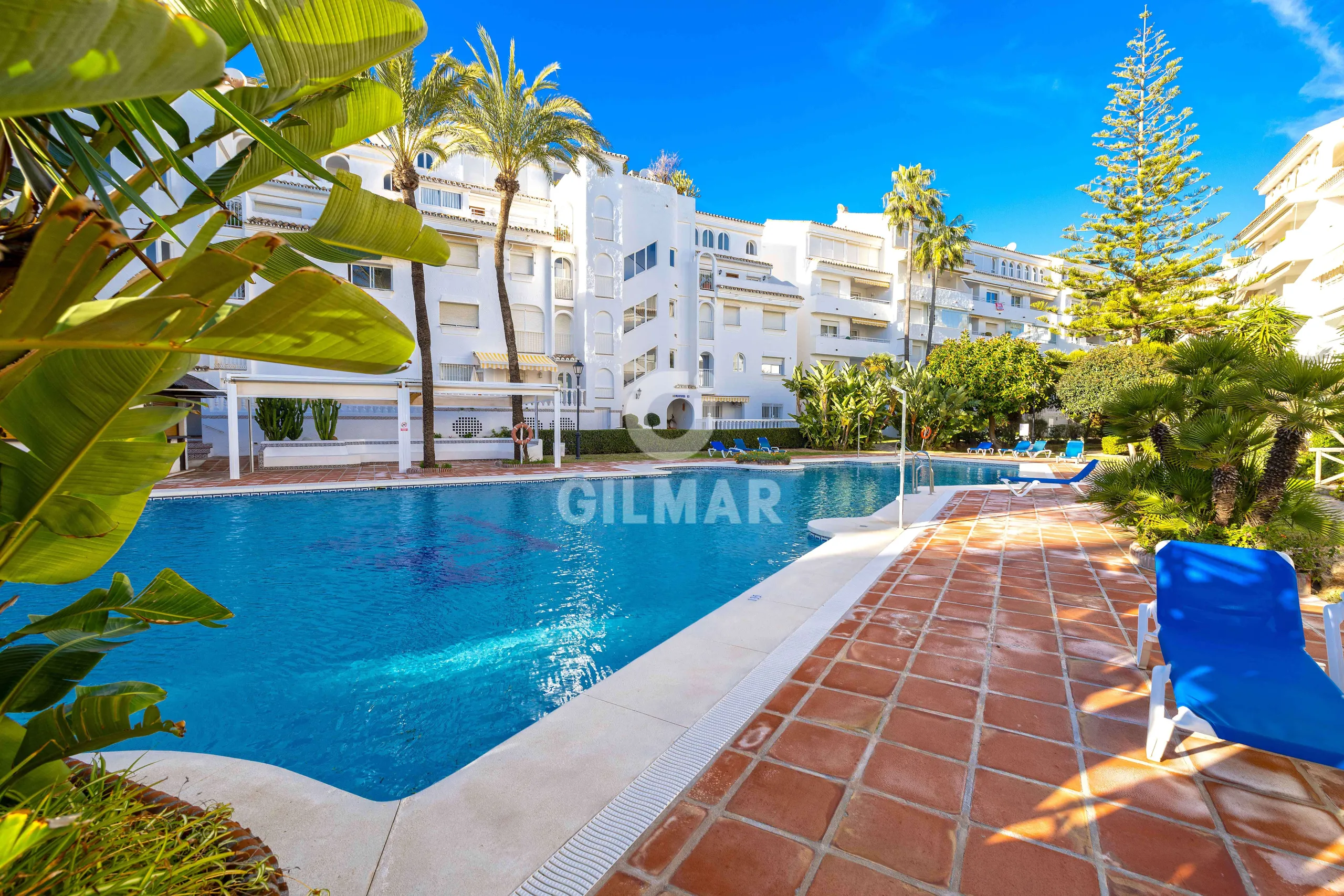 Duplex penthouse in Marbella Este - Málaga