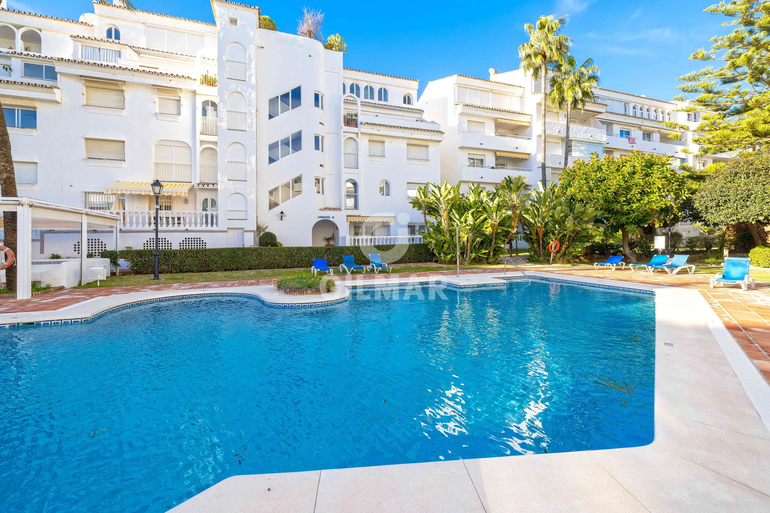 Duplex penthouse in Marbella Este - Málaga