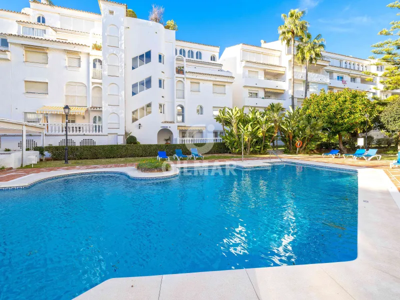 Duplex penthouse in Marbella Este - Málaga