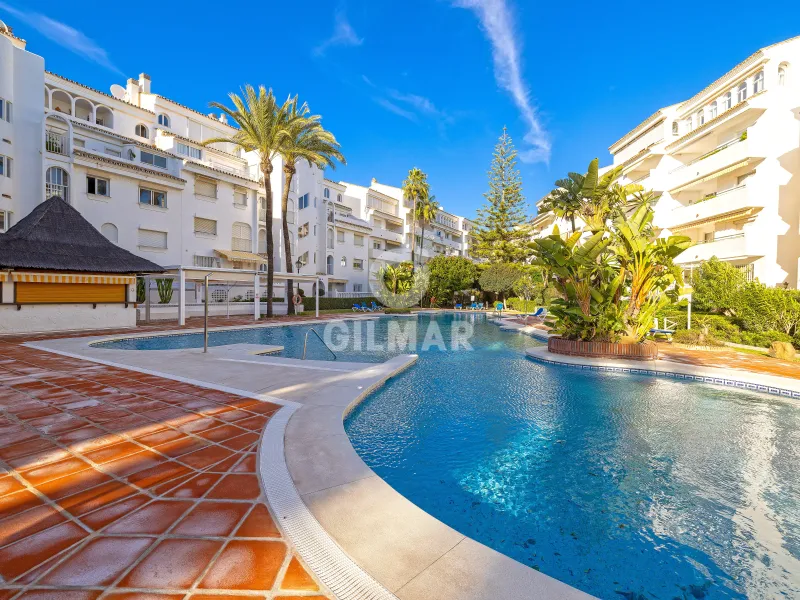 Duplex penthouse in Marbella Este - Málaga