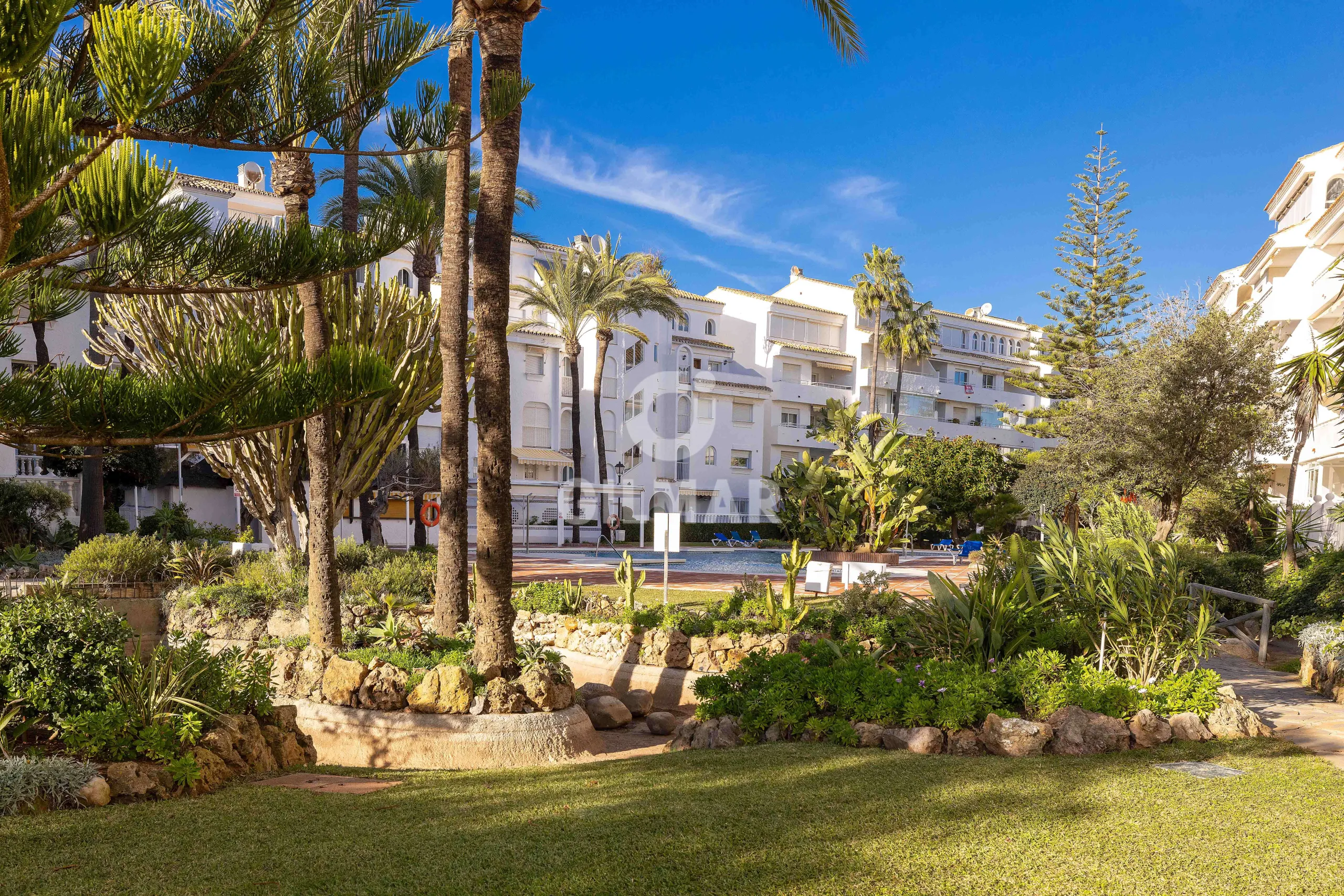 Duplex penthouse in Marbella Este - Málaga