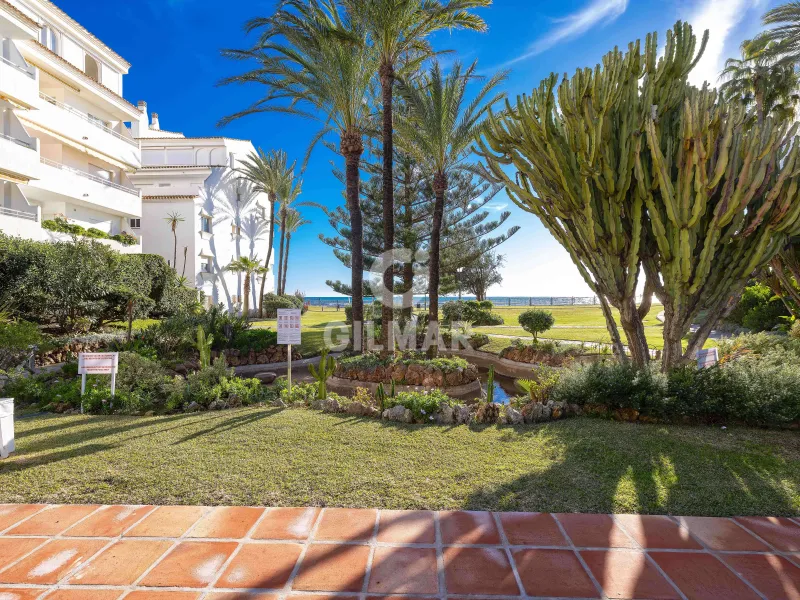 Duplex penthouse in Marbella Este - Málaga