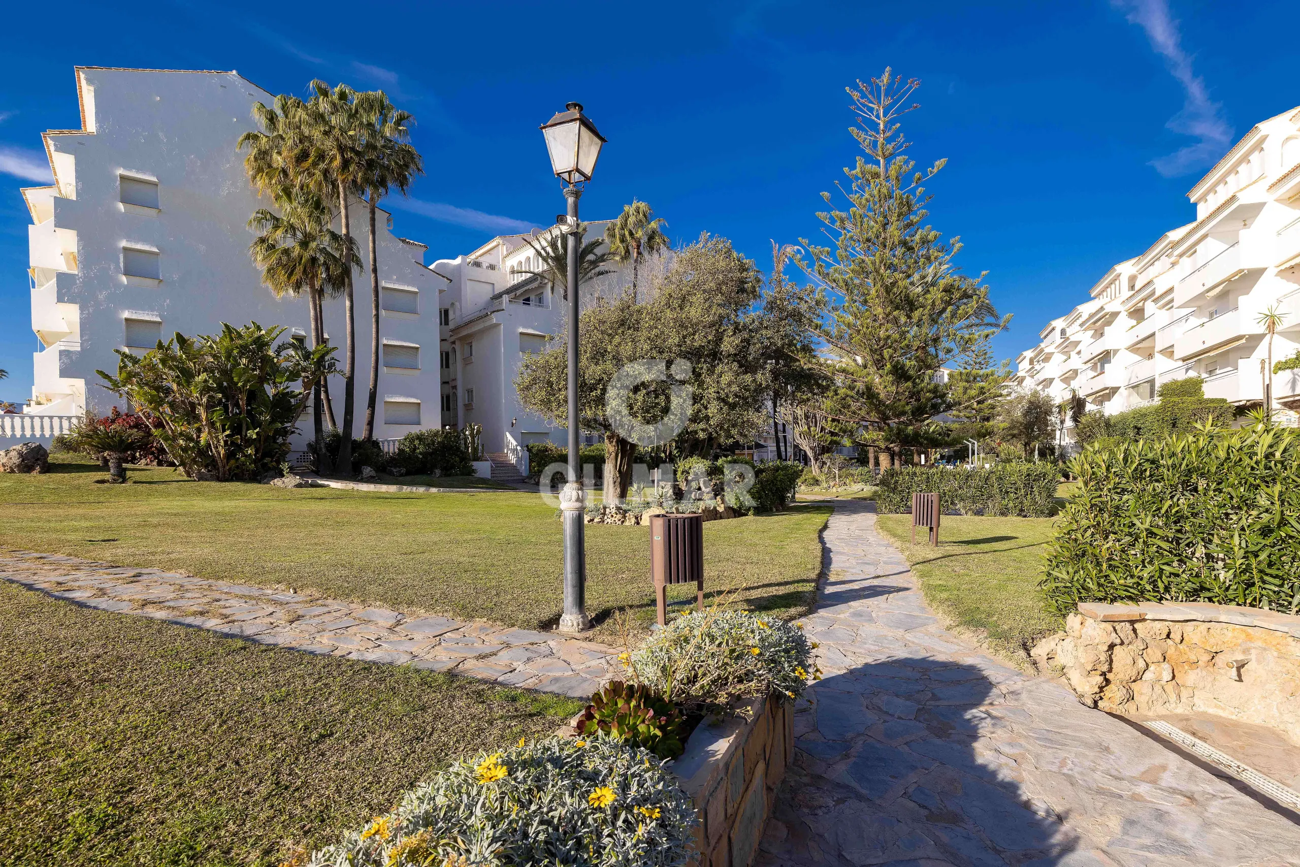 Duplex penthouse in Marbella Este - Málaga