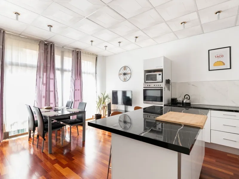 Elegant Apartment with Historical Charm in Sant Gervasi, Barcelona