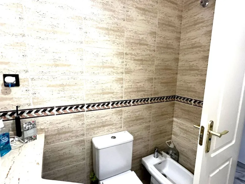 Magnificent ground-floor property for sale in the exclusive Señorio de Gonzaga urbanization. The home offers a total surface area of 100 m², of which 35 m² correspond to a spacious and bright terrace, perfect for enjoying outdoor living thanks to its exce