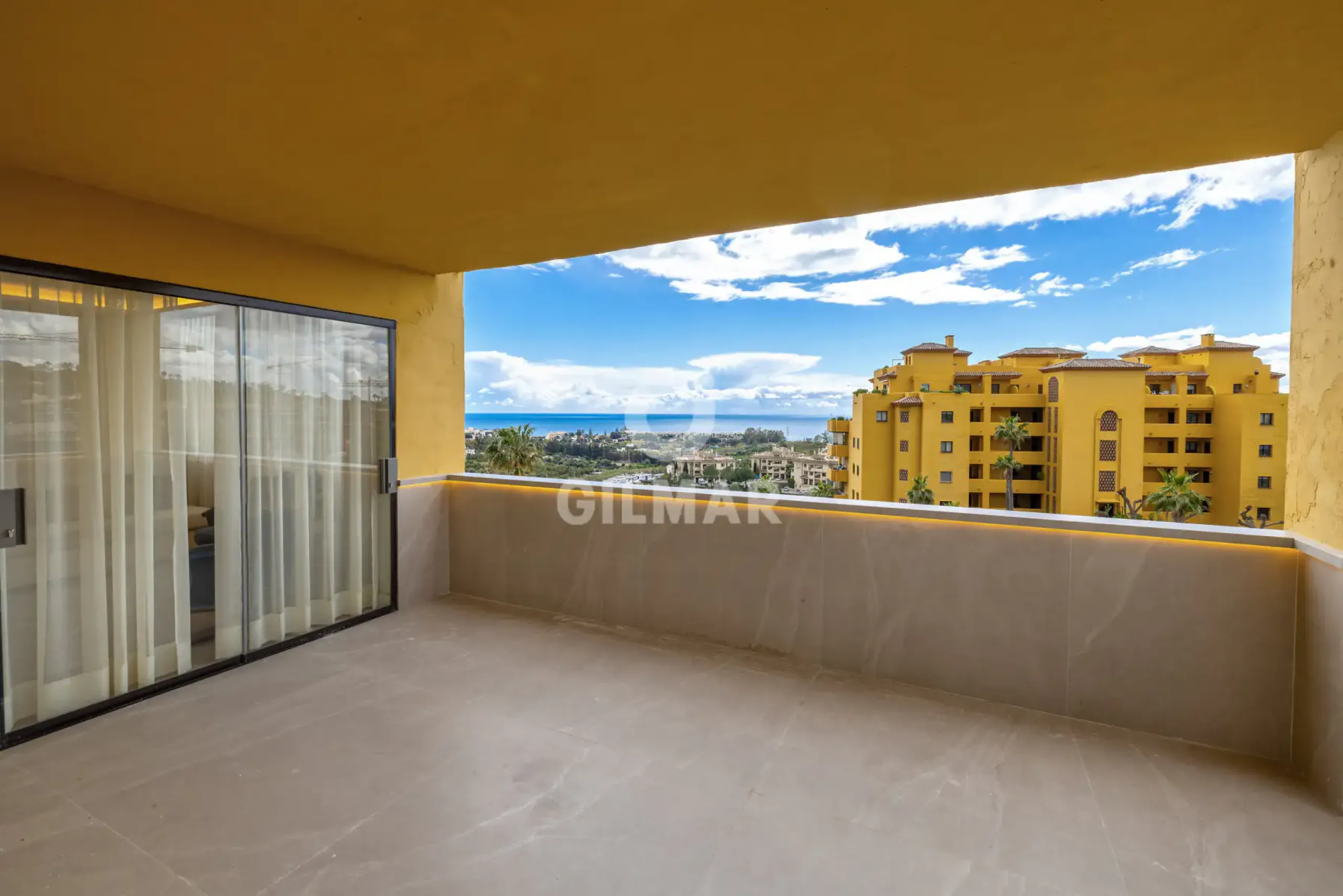 Apartment in Estepona Este - Málaga