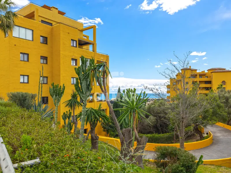 Apartment in Estepona Este - Málaga