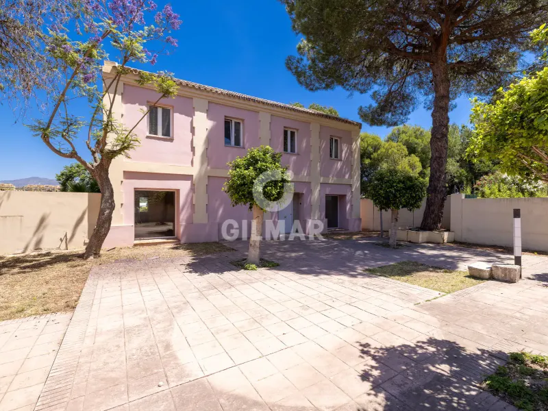 Villa in Estepona Este - Málaga