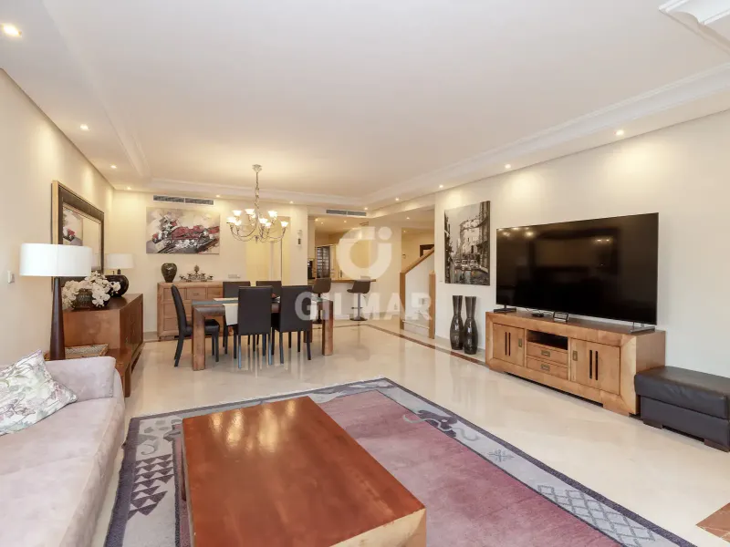 Duplex penthouse in Estepona Este - Málaga