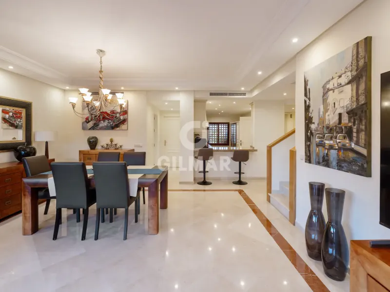 Duplex penthouse in Estepona Este - Málaga