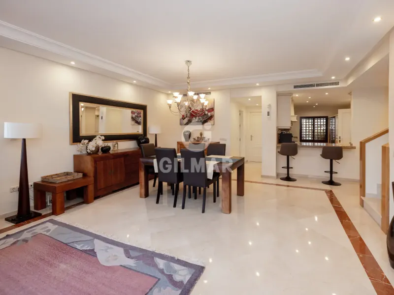 Duplex penthouse in Estepona Este - Málaga