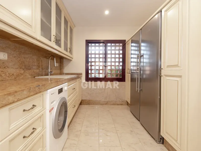 Duplex penthouse in Estepona Este - Málaga