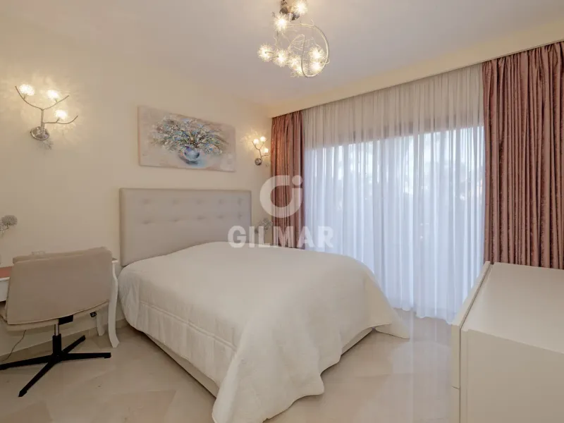 Duplex penthouse in Estepona Este - Málaga