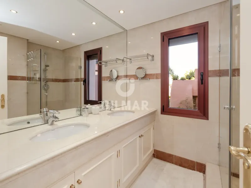 Duplex penthouse in Estepona Este - Málaga