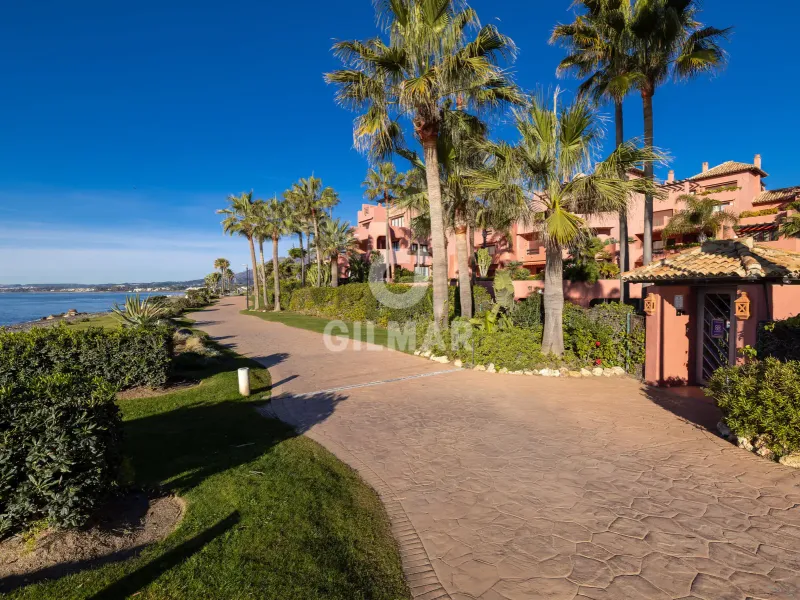 Duplex penthouse in Estepona Este - Málaga
