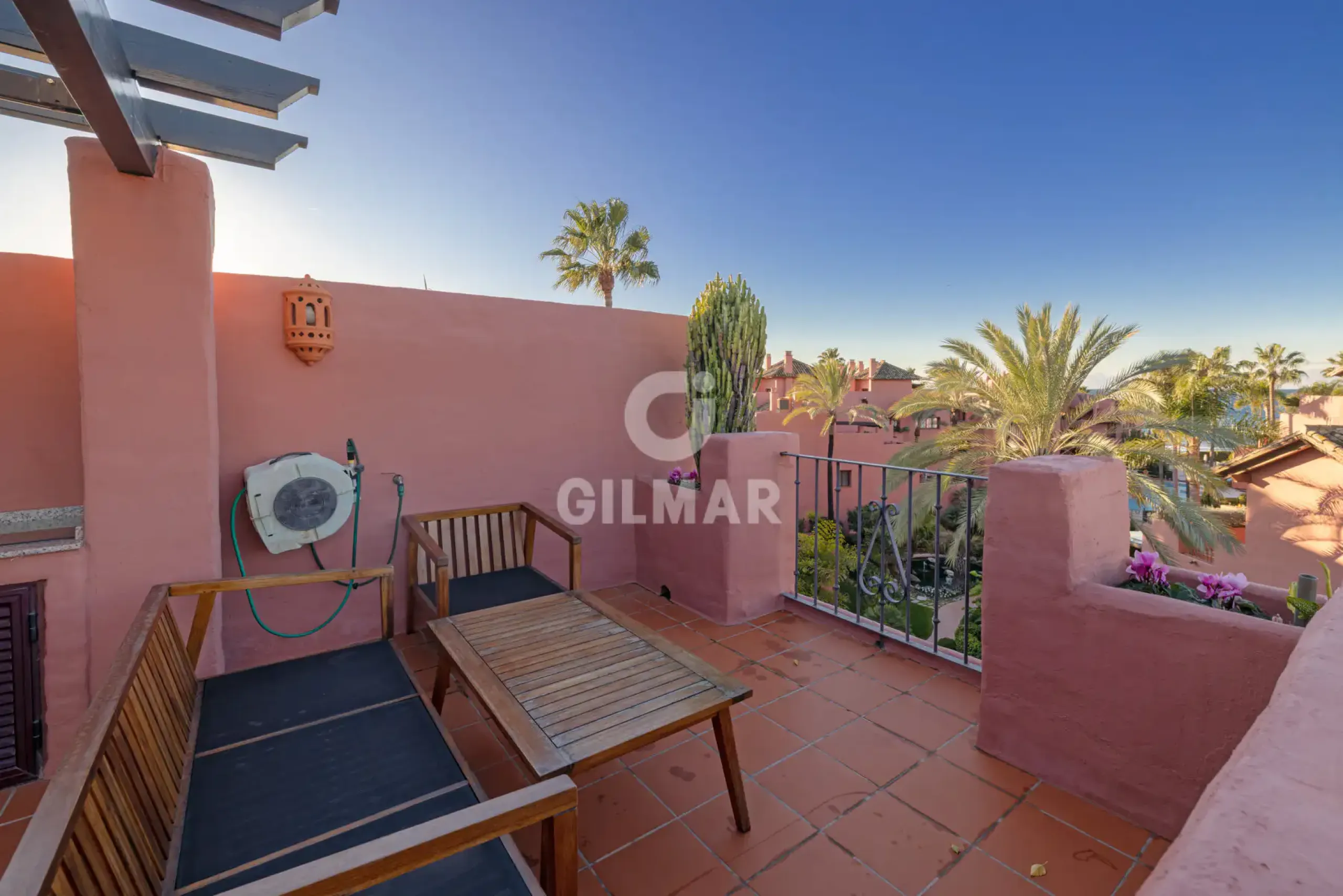 Duplex penthouse in Estepona Este - Málaga