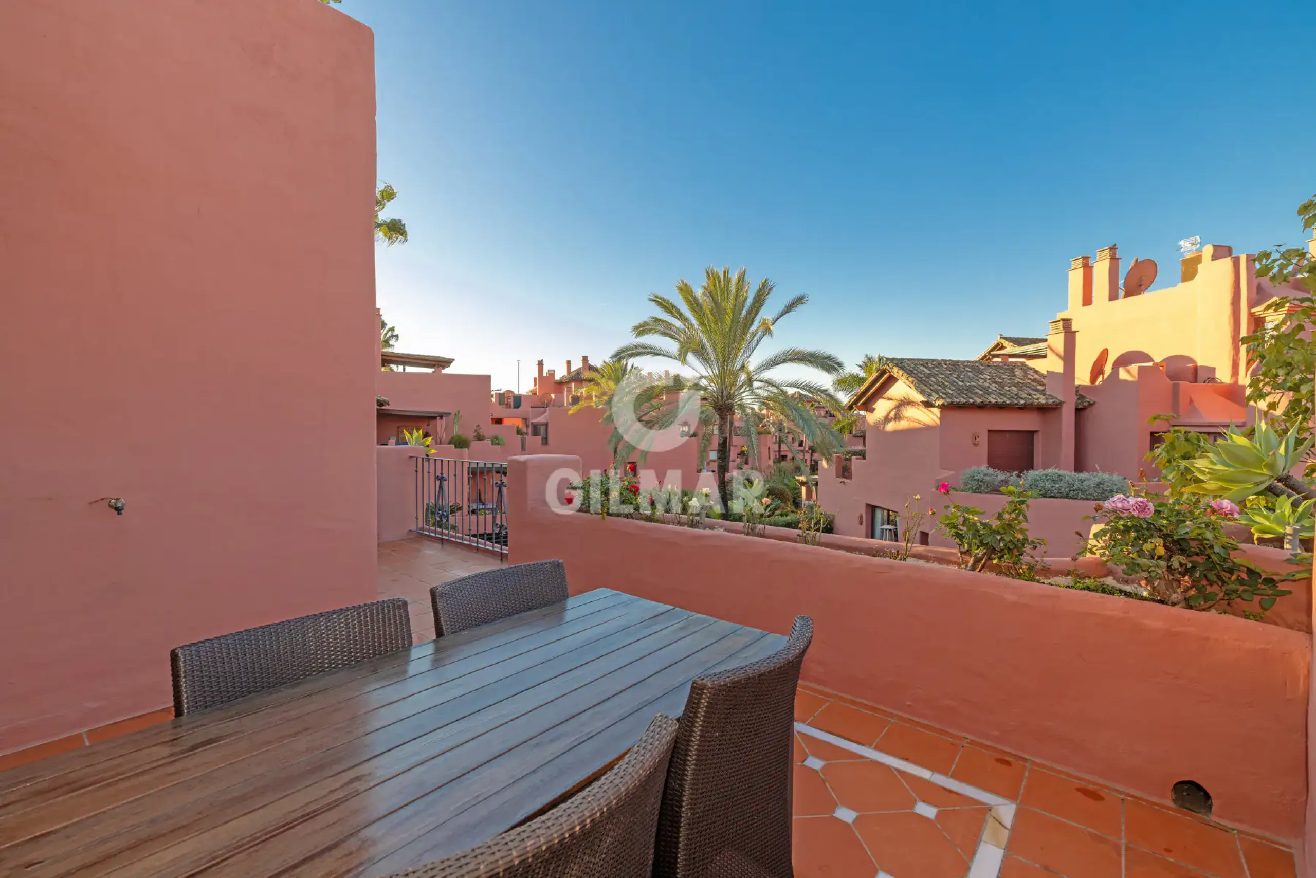 Duplex penthouse in Estepona Este - Málaga