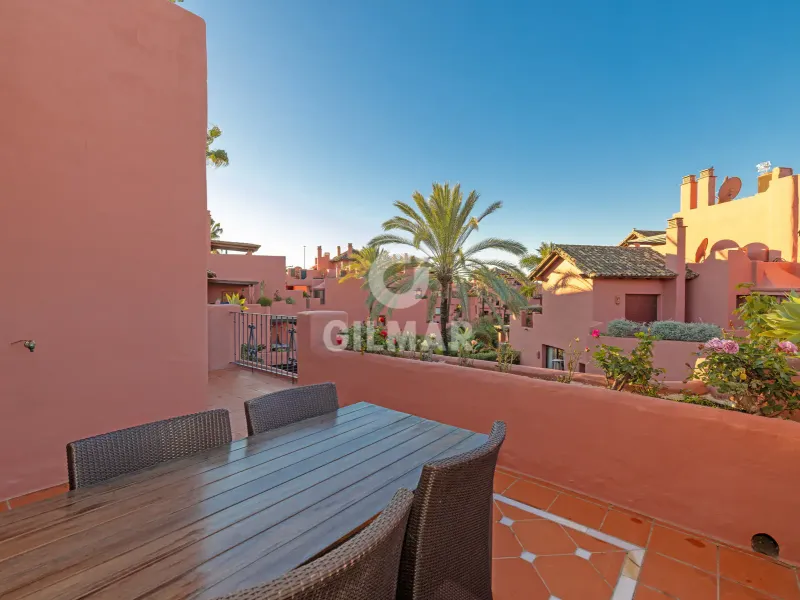 Duplex penthouse in Estepona Este - Málaga