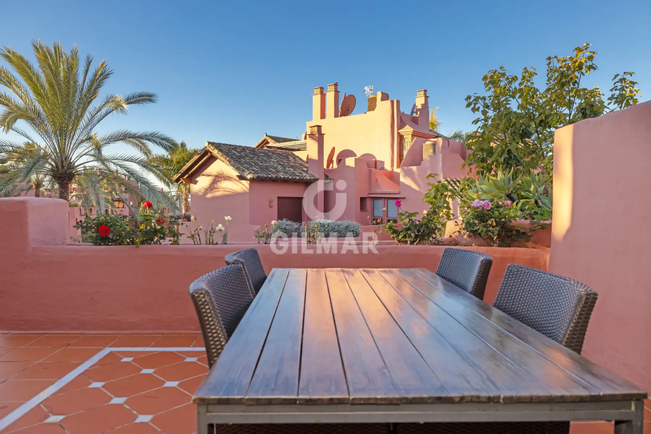 Duplex penthouse in Estepona Este - Málaga