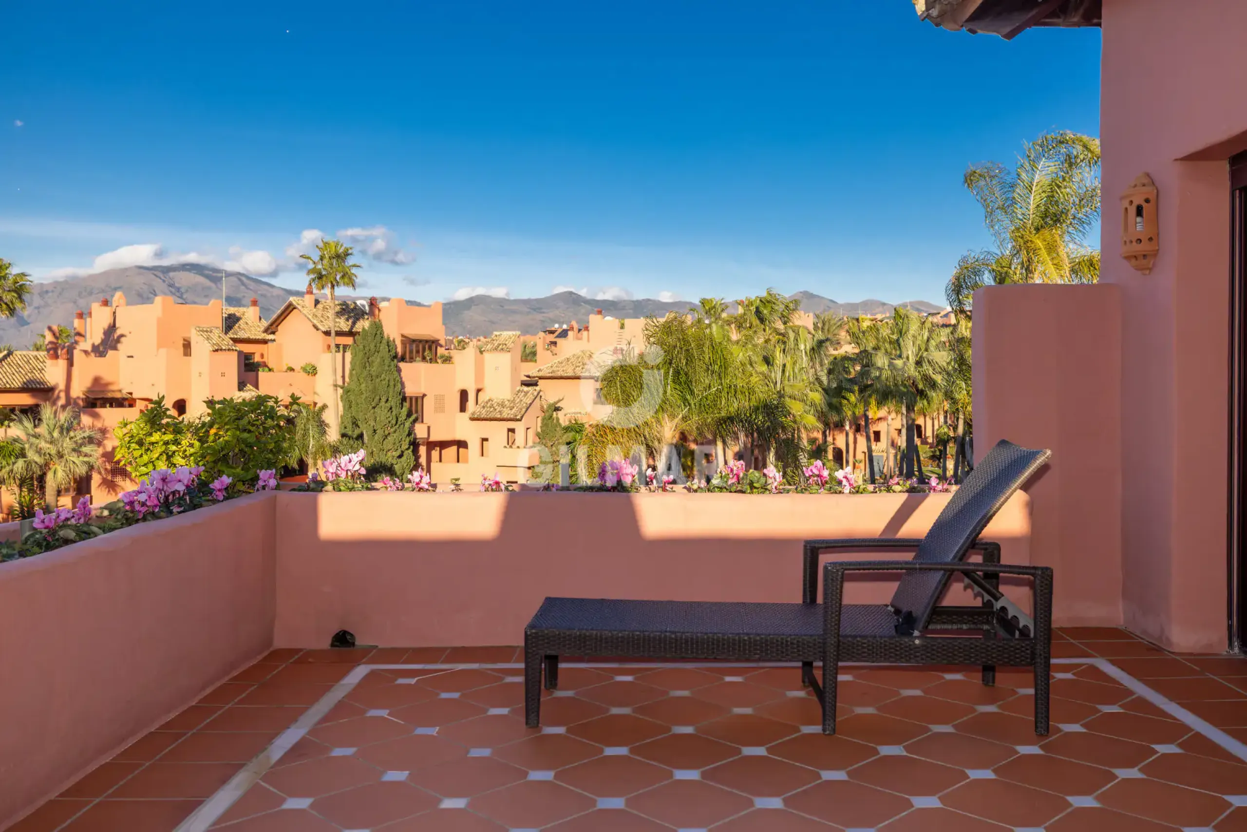 Duplex penthouse in Estepona Este - Málaga