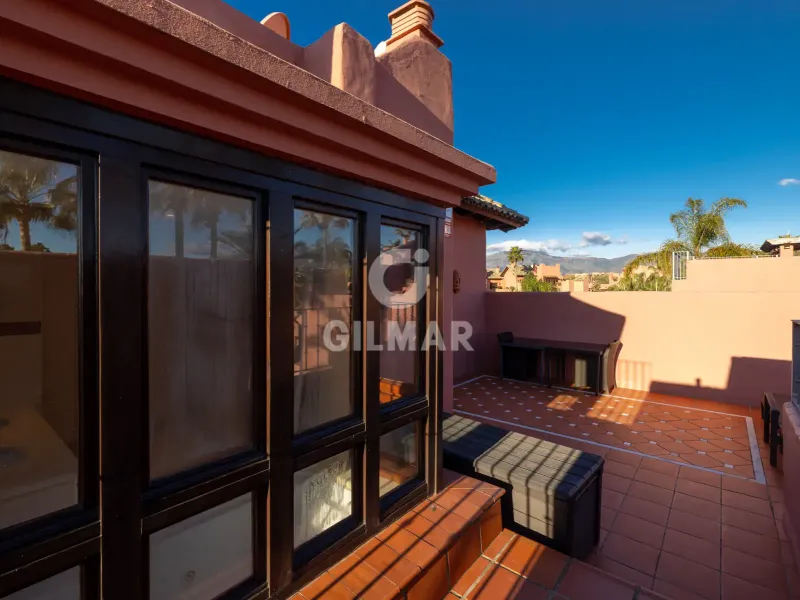 Duplex penthouse in Estepona Este - Málaga