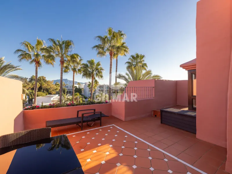 Duplex penthouse in Estepona Este - Málaga