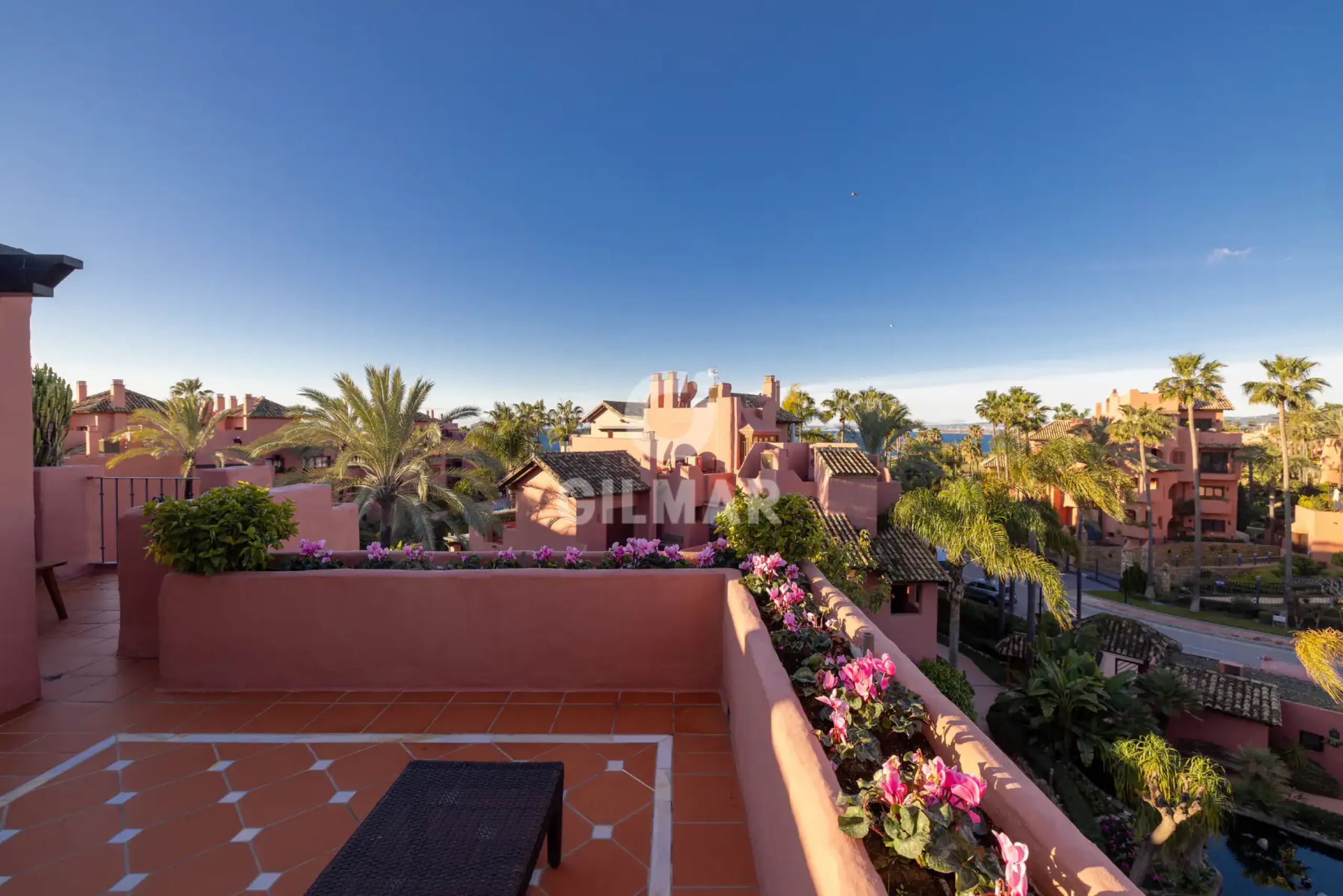 Duplex penthouse in Estepona Este - Málaga