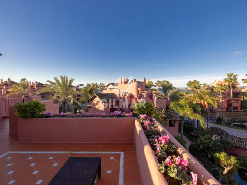 Duplex penthouse in Estepona Este - Málaga