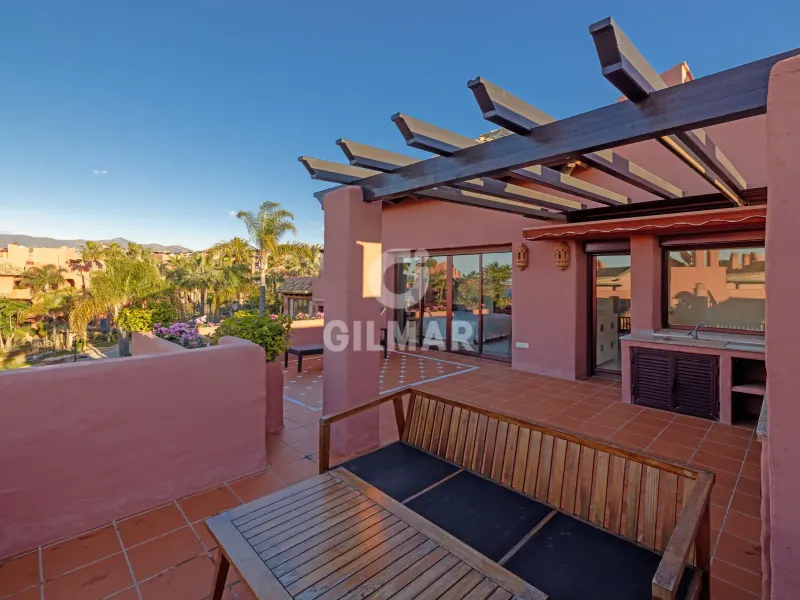 Duplex penthouse in Estepona Este - Málaga